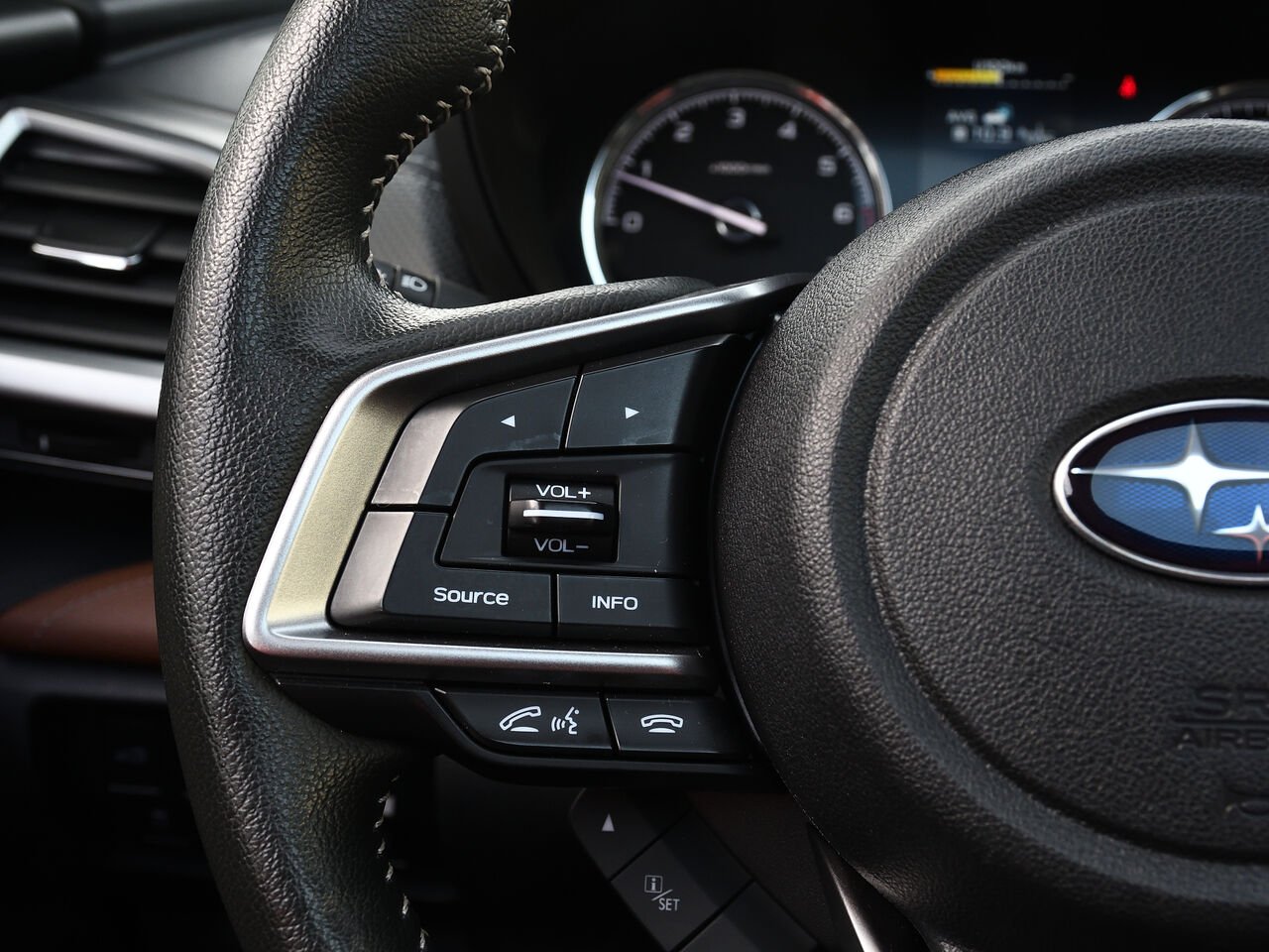 Subaru Forester Premier 2024 Noir Saint-Hyacinthe - photo #17