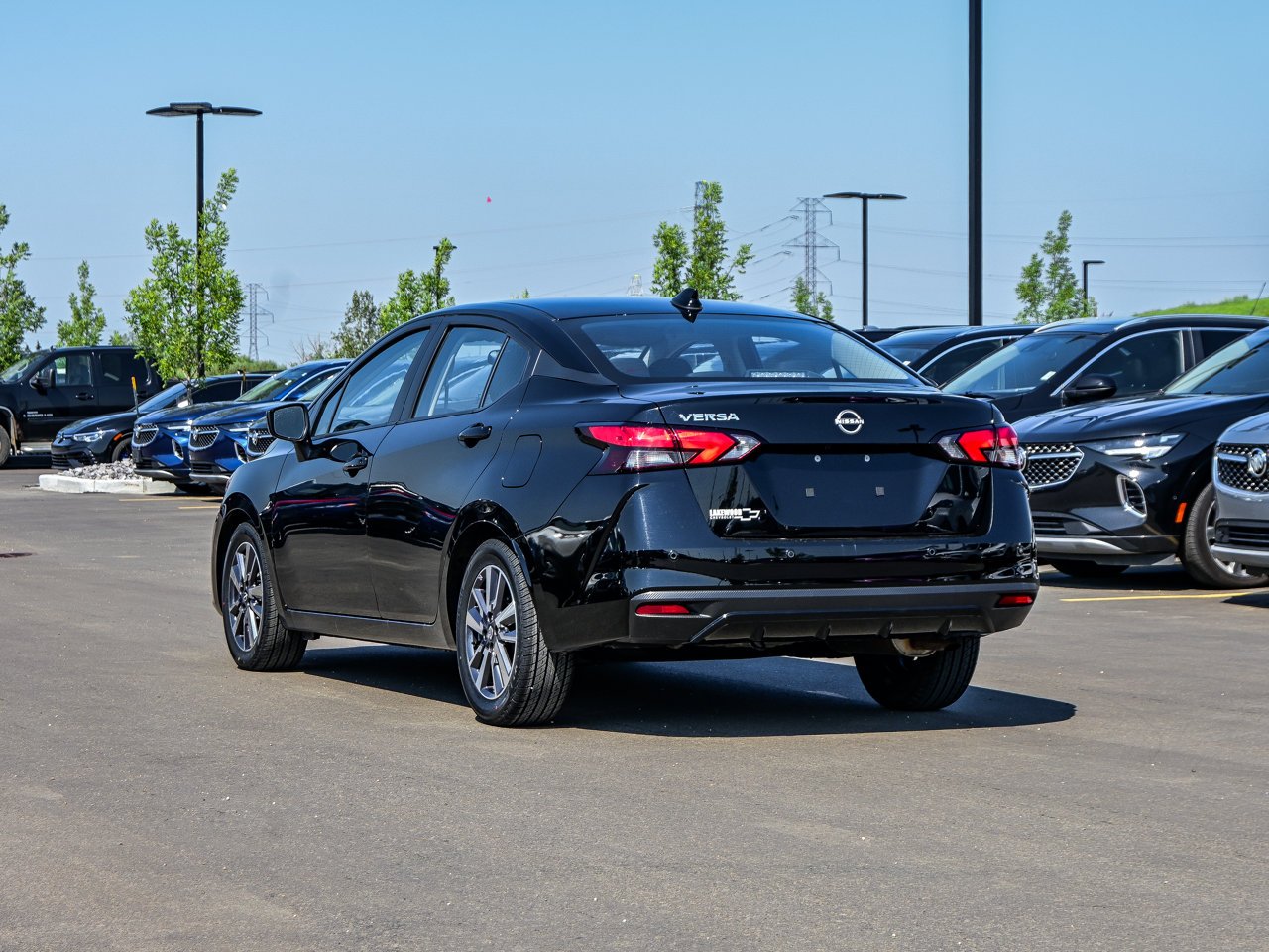 2025 Nissan Versa SV CVT Black Sherwood Park - photo #10