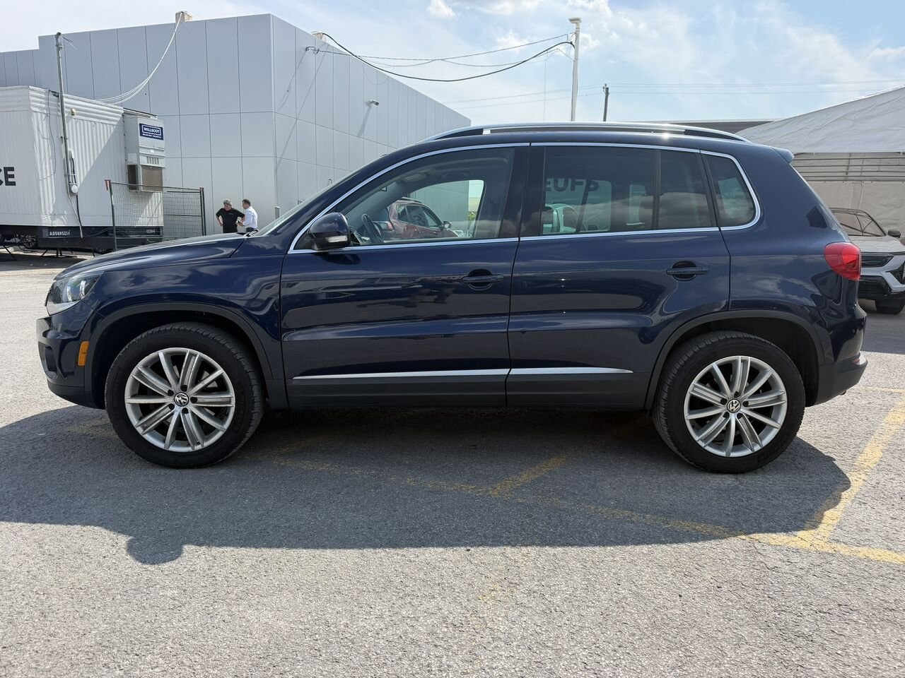 2017 Volkswagen Tiguan Comfortline 4MOTION Blue Laval - photo #2