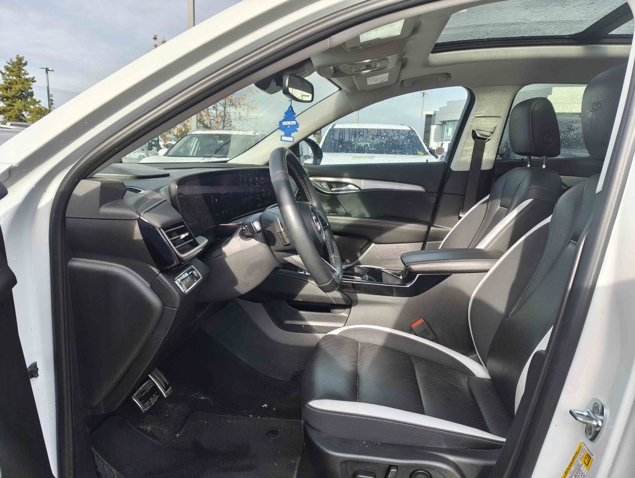 2024 Buick Envision AWD 4dr Sport Touring White Sherwood Park - photo #6
