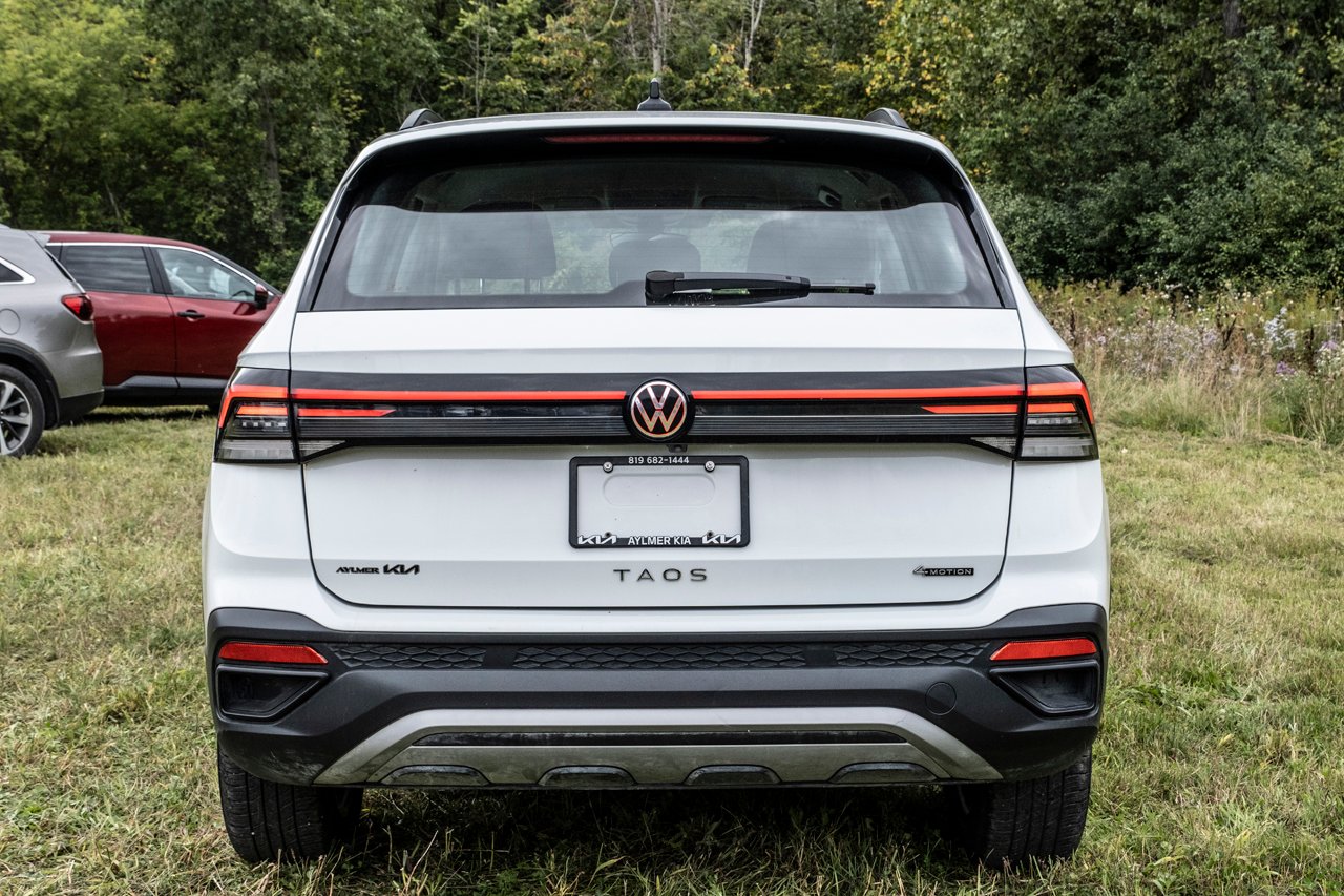2025 Volkswagen Taos White Gatineau - photo #5