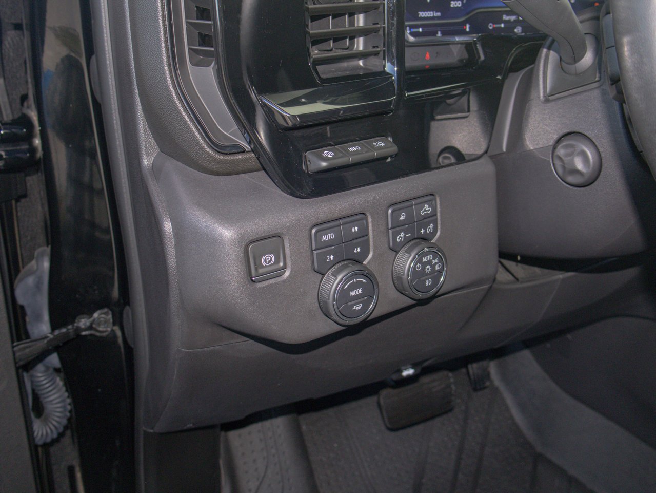2024 Chevrolet Silverado 1500 4WD Crew Cab 147 ZR2 Black Sherwood Park - photo #23