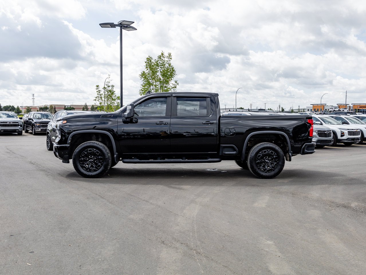 2024 Chevrolet Silverado 2500HD 4WD Crew Cab 159 LT Black Sherwood Park - photo #9