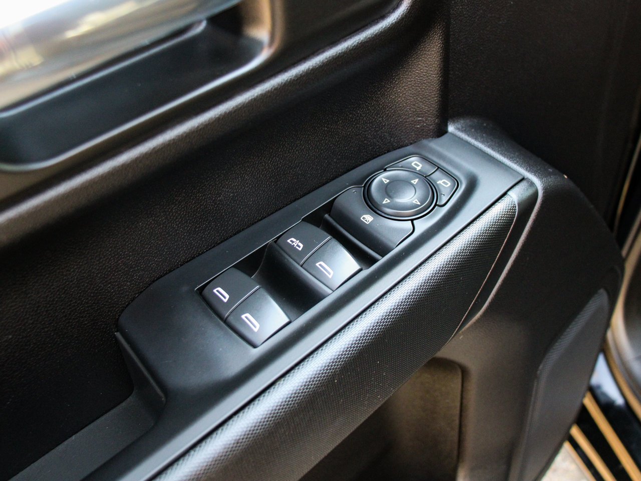2024 GMC Sierra 1500 4WD Crew Cab 147 Pro Black Sherwood Park - photo #15
