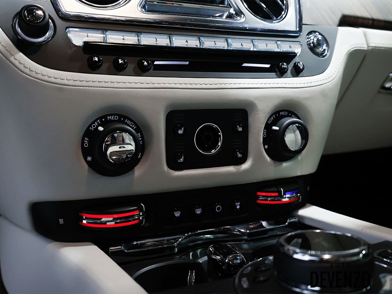 2020 Rolls-Royce Wraith White Saint-Eustache - photo #24