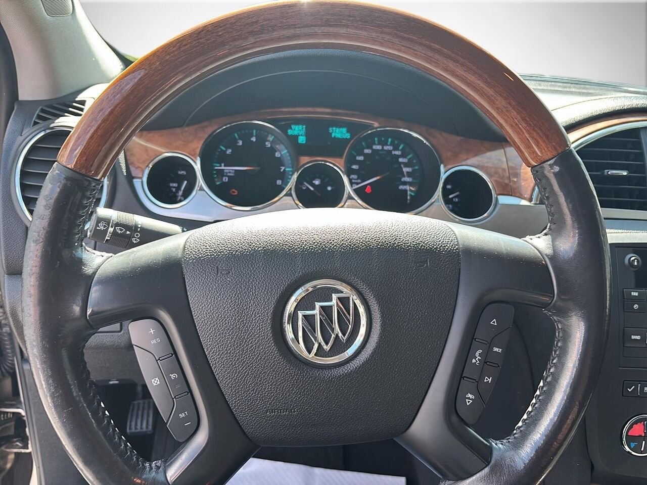 Buick Enclave Traction intégrale, 4 portes CX 2010 Beige Saint-Hyacinthe - photo #10