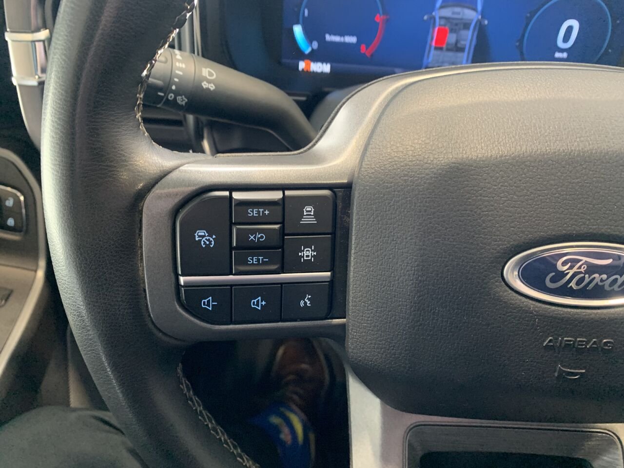 2025 Ford Super Duty F-250 SRW LARIAT LARIAT cabine 6 places 4RM caisse de 6,75 pi Grey Châteauguay - photo #43