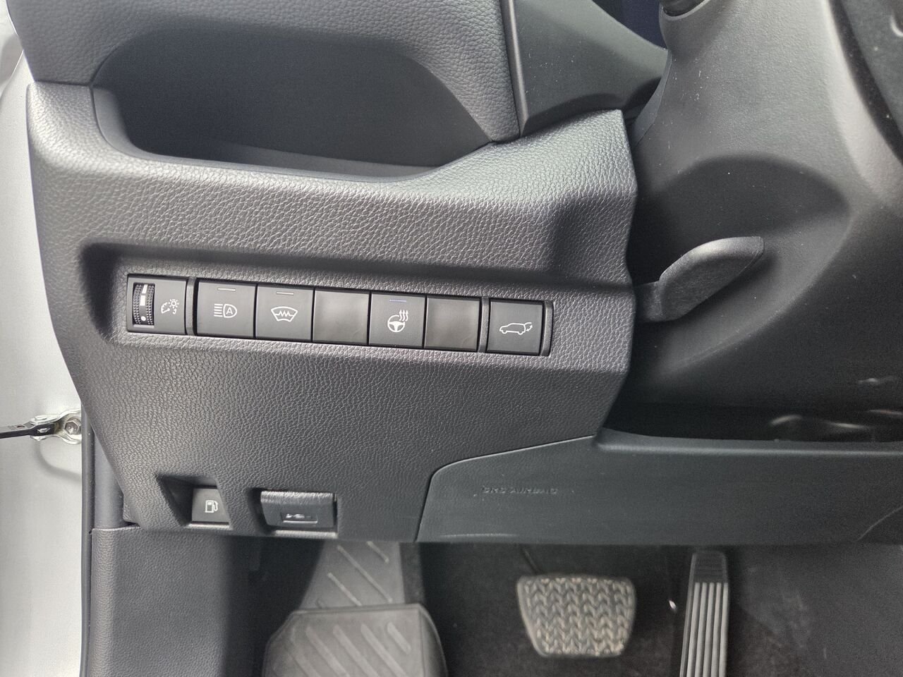 Toyota RAV4 hybride XLE TI 2023 Ciel argent métallisé Lac-Etchemin - photo #18