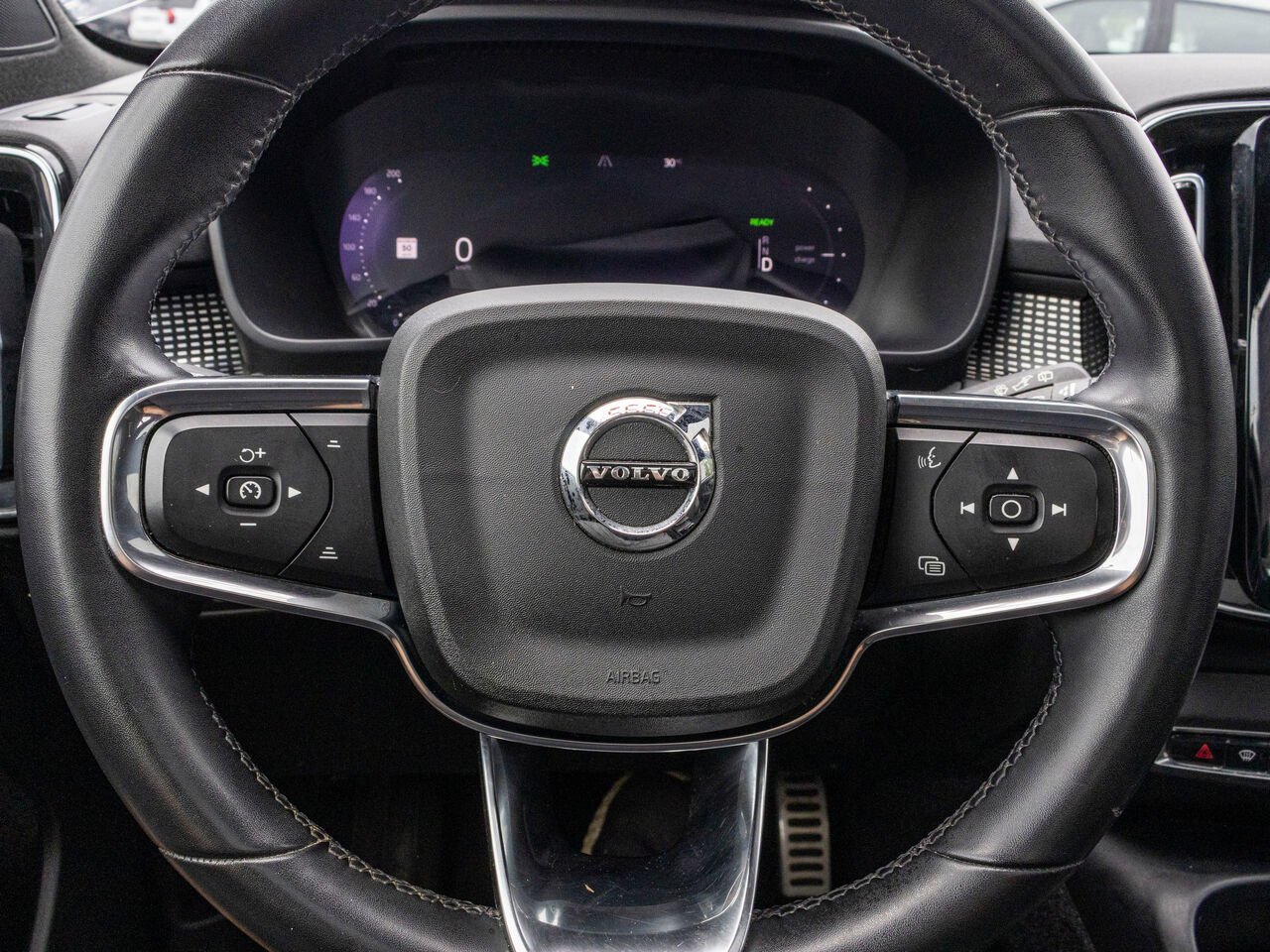2022 Volvo Recharge XC40 tout électrique XC40 Recharge Plus Black Châteauguay - photo #10
