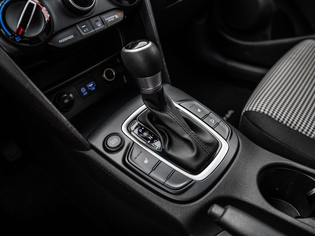 2020 Hyundai Kona White Sainte-Julienne - photo #18