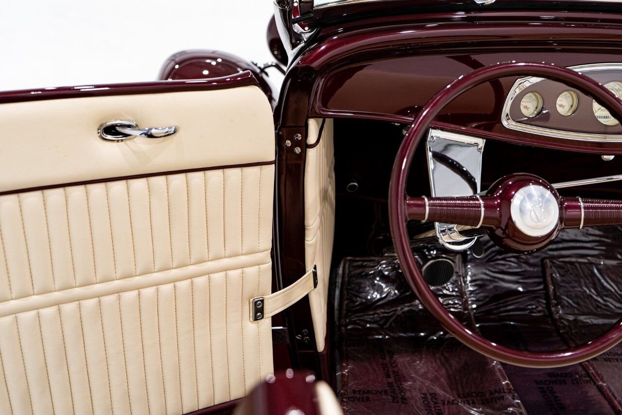 Ford Highboy Lobeck creation spectacular presentation **PRICE IN USD** 1932 Rouge Montréal - photo #63