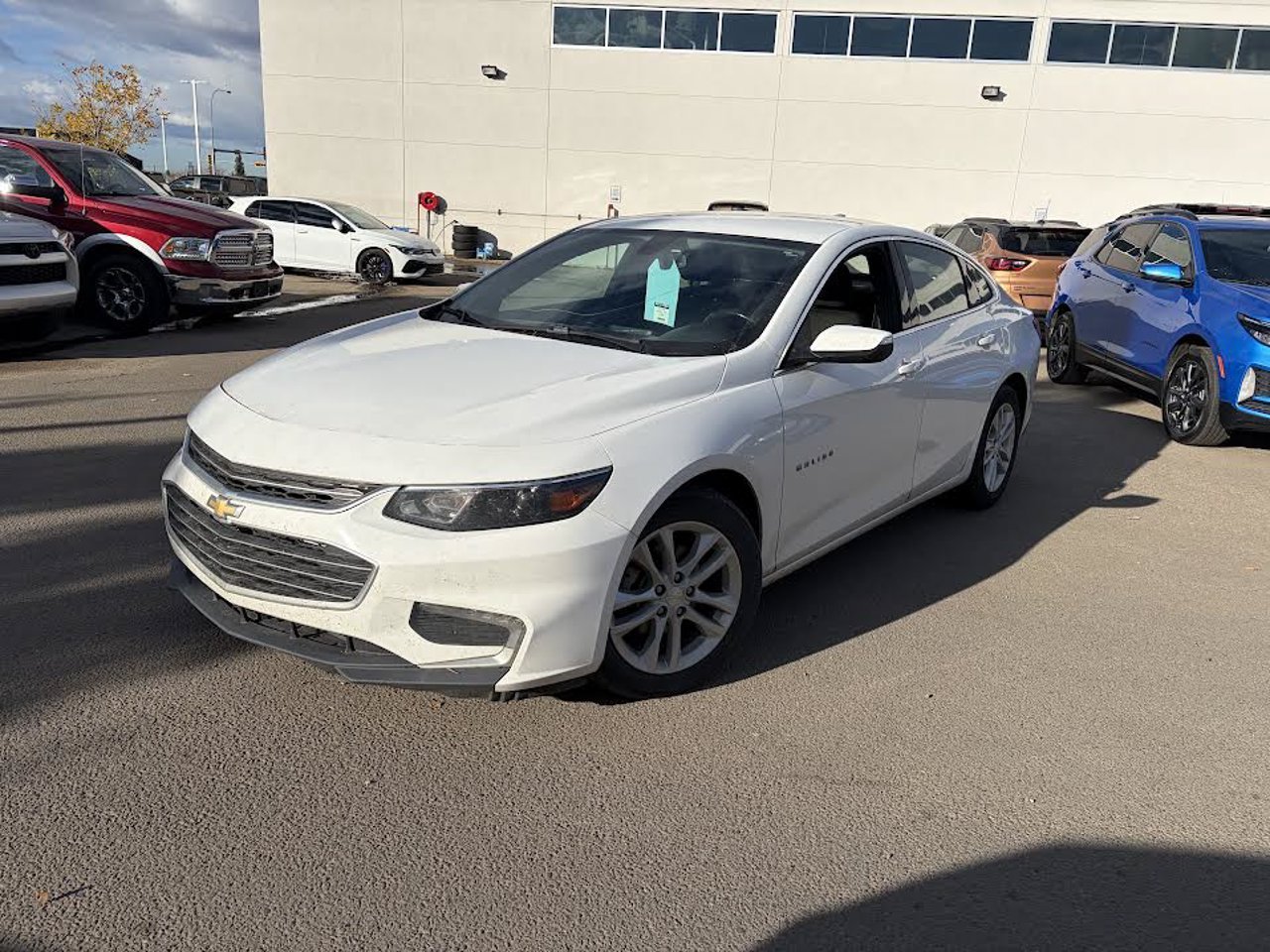 2018 Chevrolet Malibu 4dr Sdn LT w/1LT White Sherwood Park - photo #1