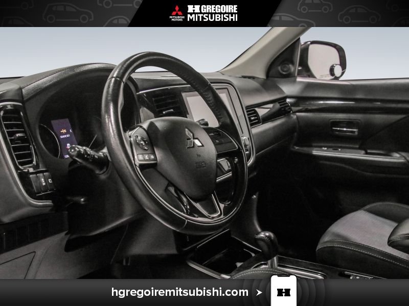 2020 Mitsubishi Outlander Grey Saint-Eustache - photo #13