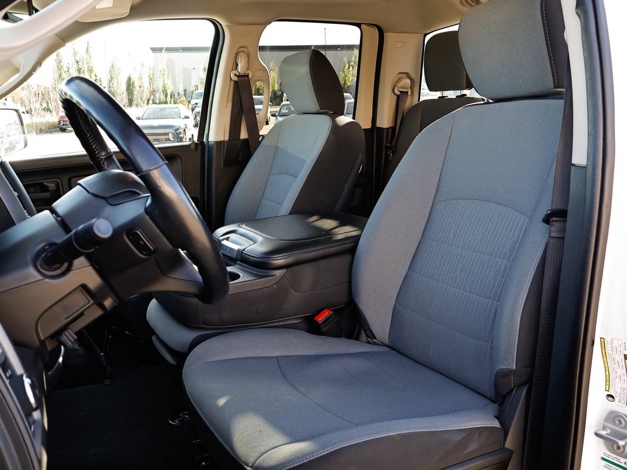 2022 Ram 1500 Classic Express 4x4 Quad Cab 6'4 Box White Sherwood Park - photo #15