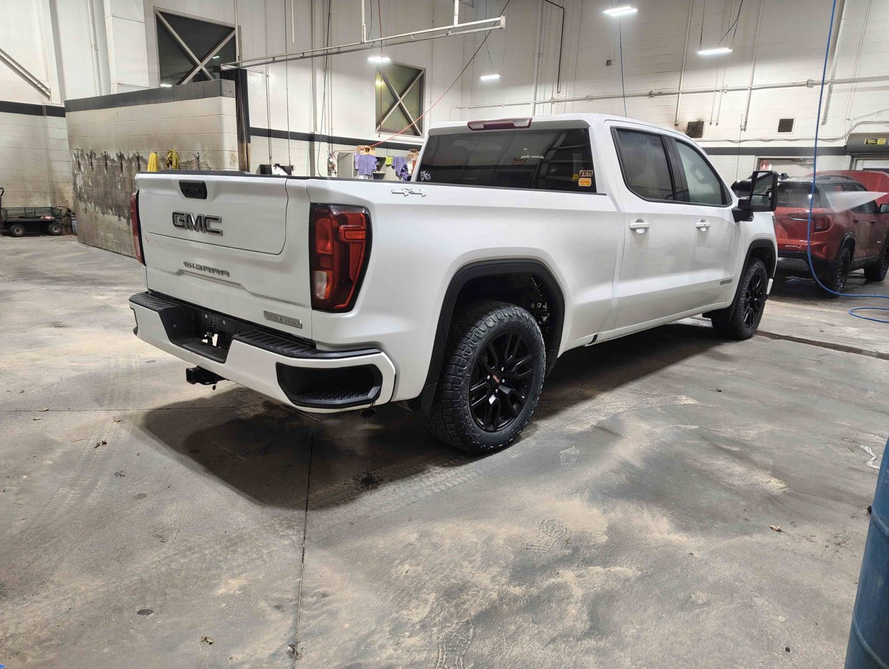 2024 GMC Sierra 1500 4WD Crew Cab 157 Elevation White Sherwood Park - photo #5