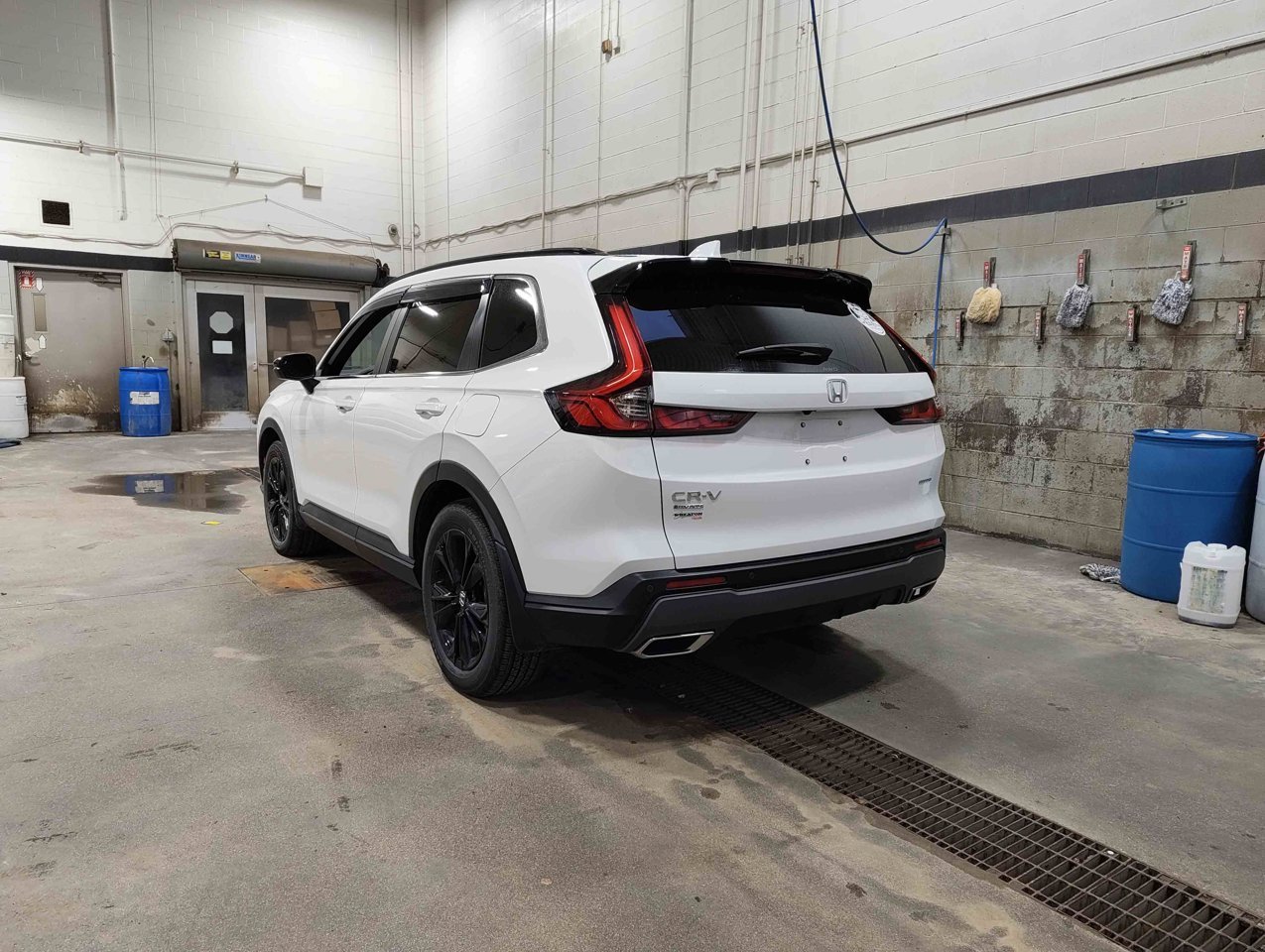 2025 Honda CR-V Hybrid Touring AWD White Sherwood Park - photo #4
