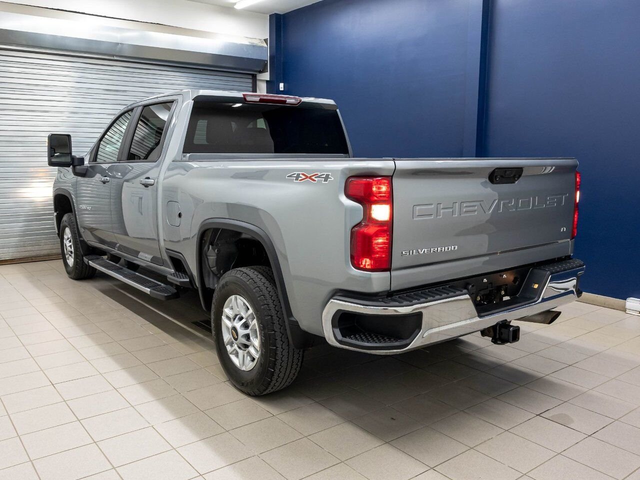 Chevrolet Silverado 2500HD LT CREW 4X4 V8 *NAV* BEDLINER CARPLAY *PNBV 9900* 2024 Gris Saint-Jérôme - photo #5