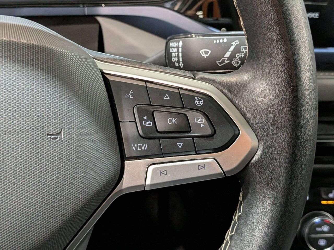 Volkswagen Taos Comfortline FWD 2024 Blanc Val-David - photo #14