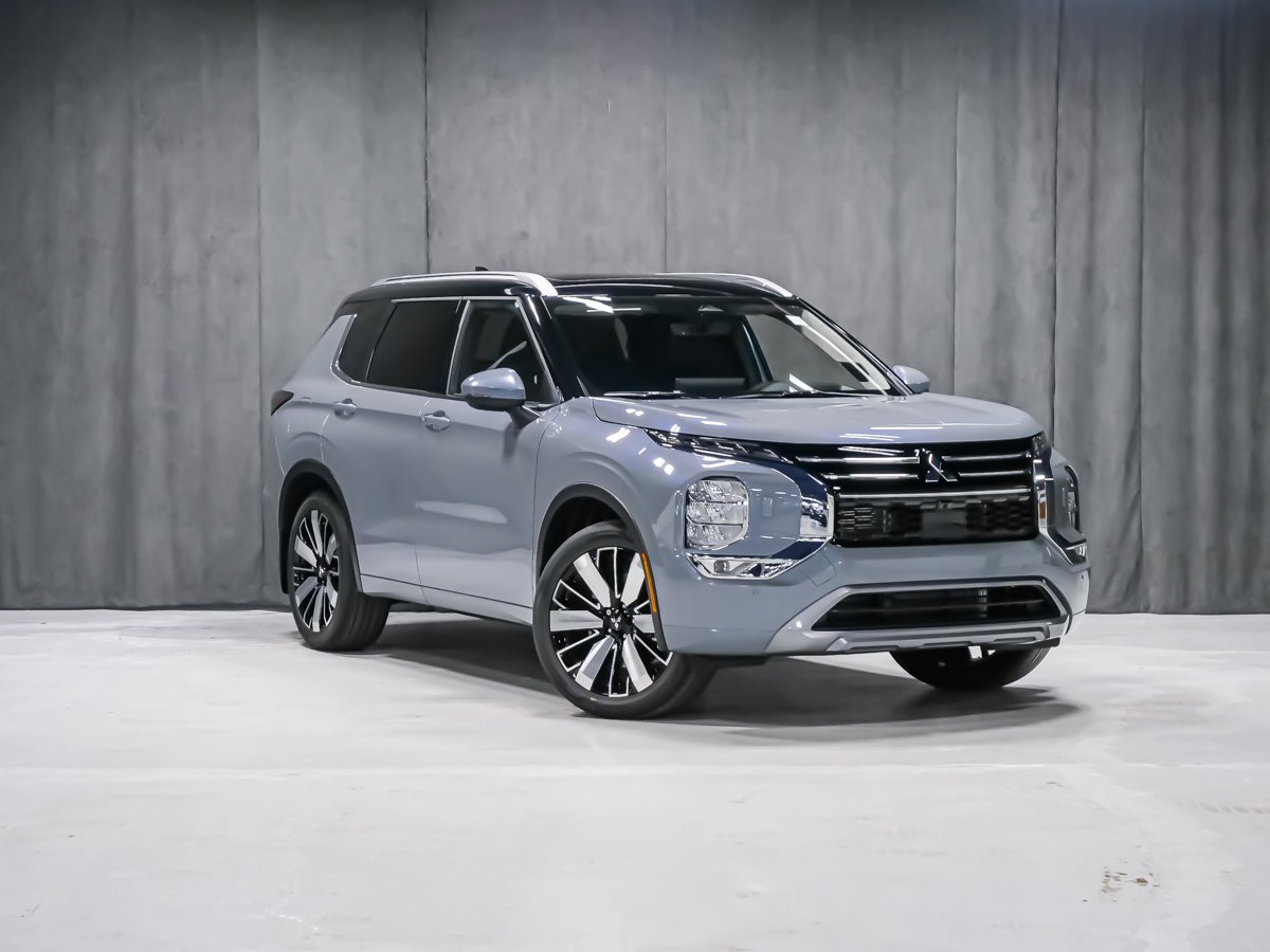 2026 Mitsubishi Outlander GT Moonstone Grey/Black Roof Montreal - photo #1