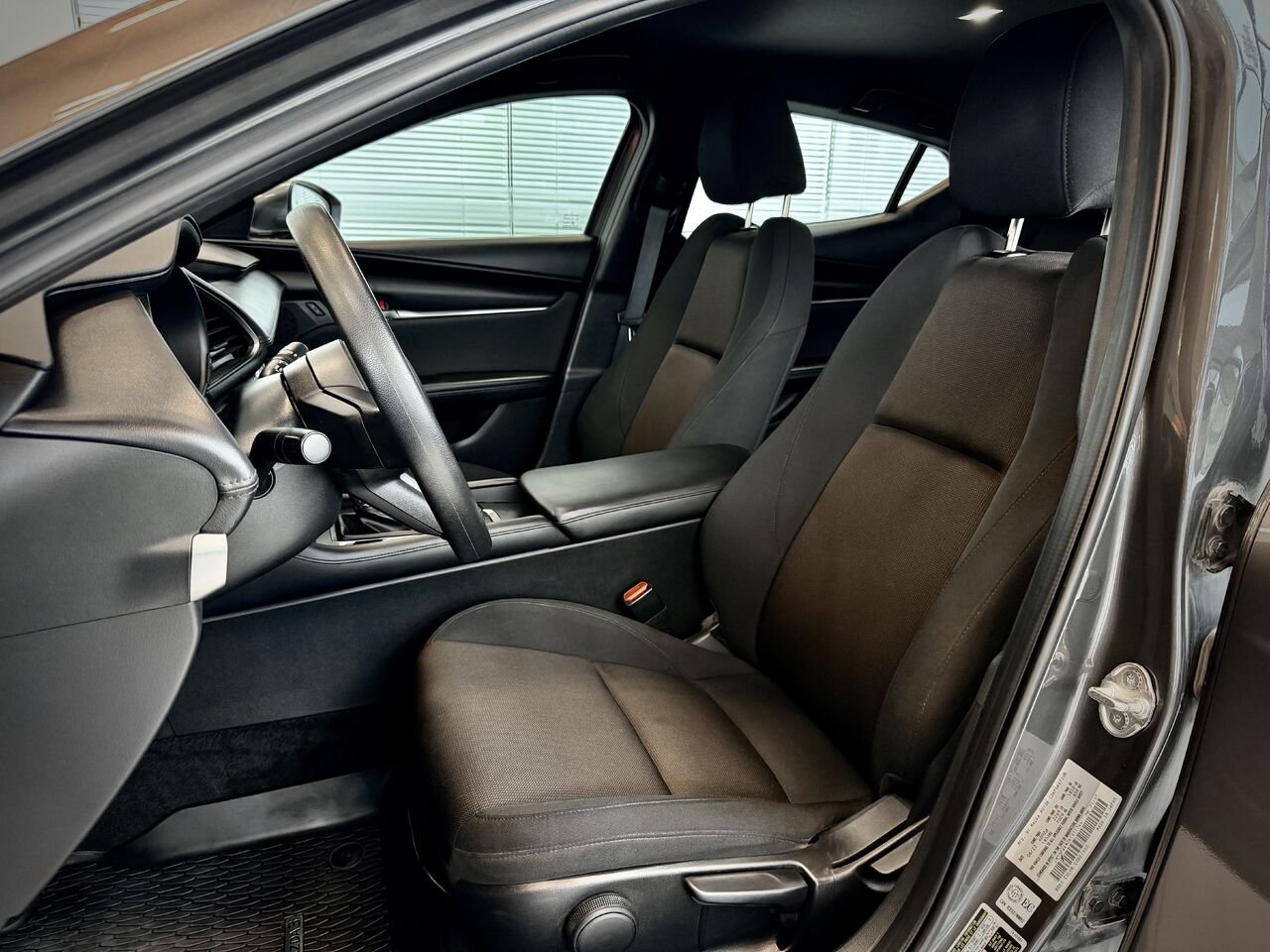 Mazda Mazda3 Sport 2024 Gris Notre-Dame-des-Prairies - photo #13