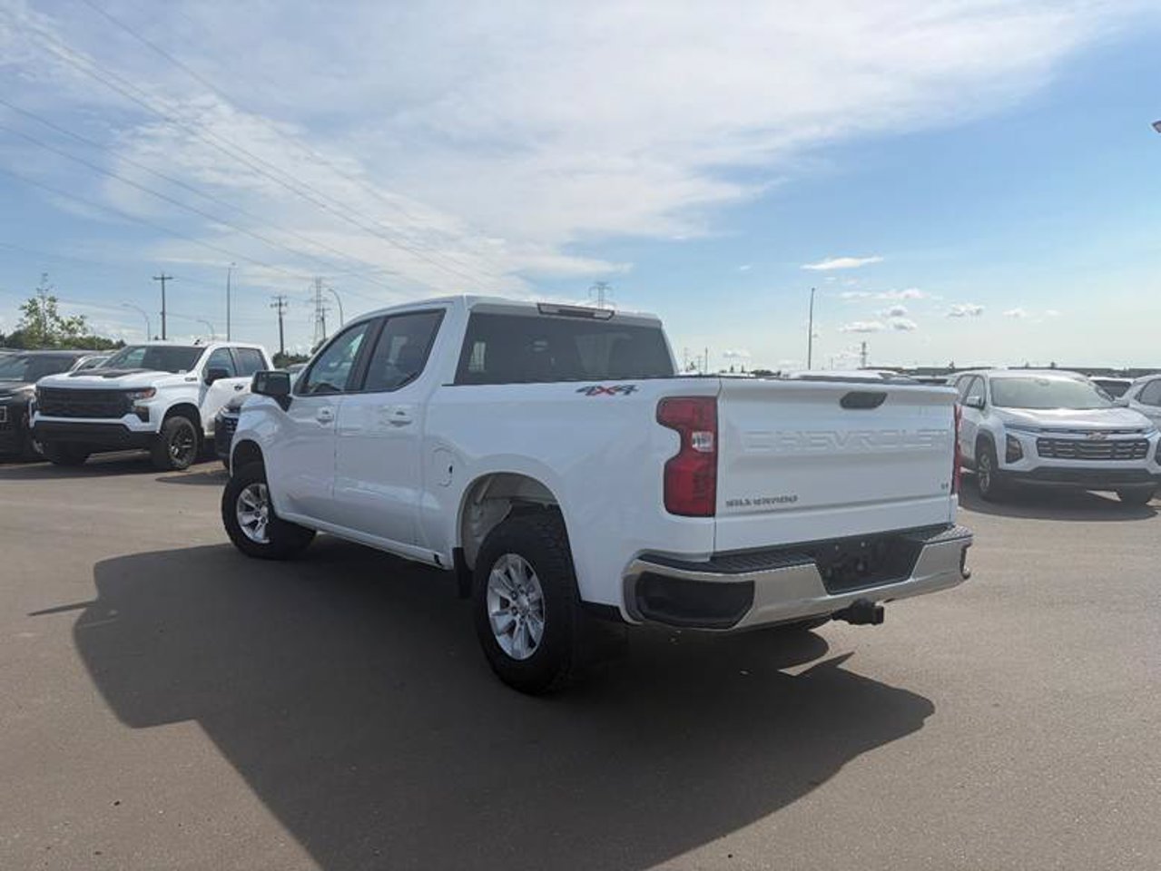 2023 Chevrolet Silverado 1500 4WD Crew Cab 147 LT White Sherwood Park - photo #3
