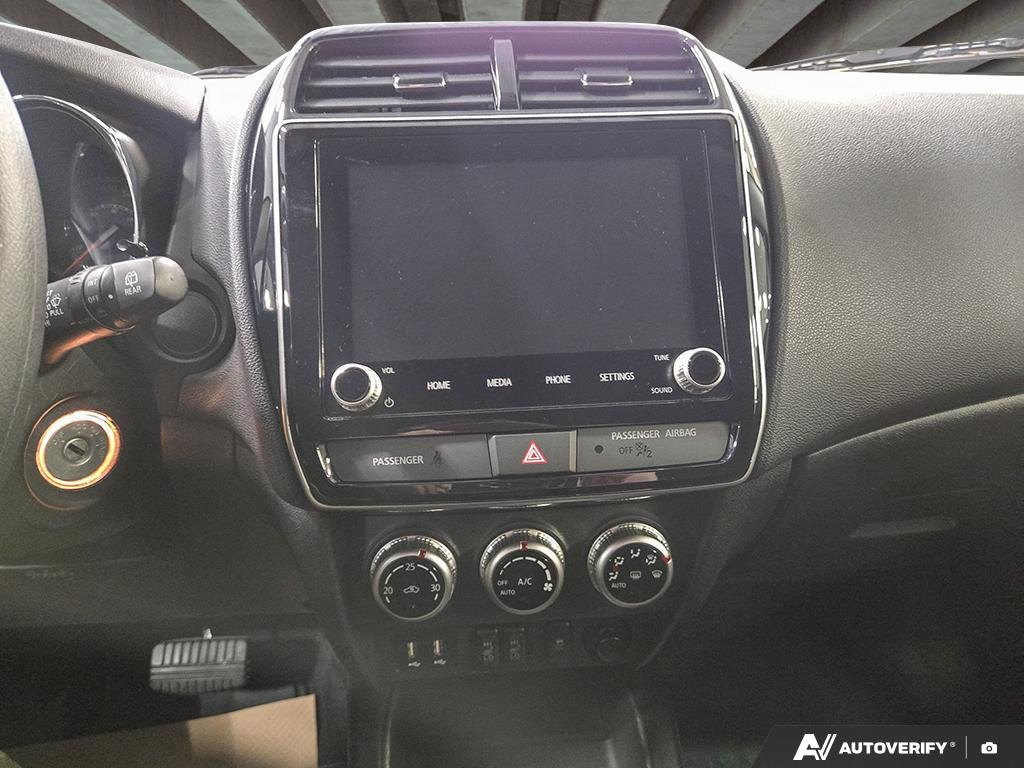 2025 Mitsubishi RVR 2602191A | ES White Edmonton - photo #18