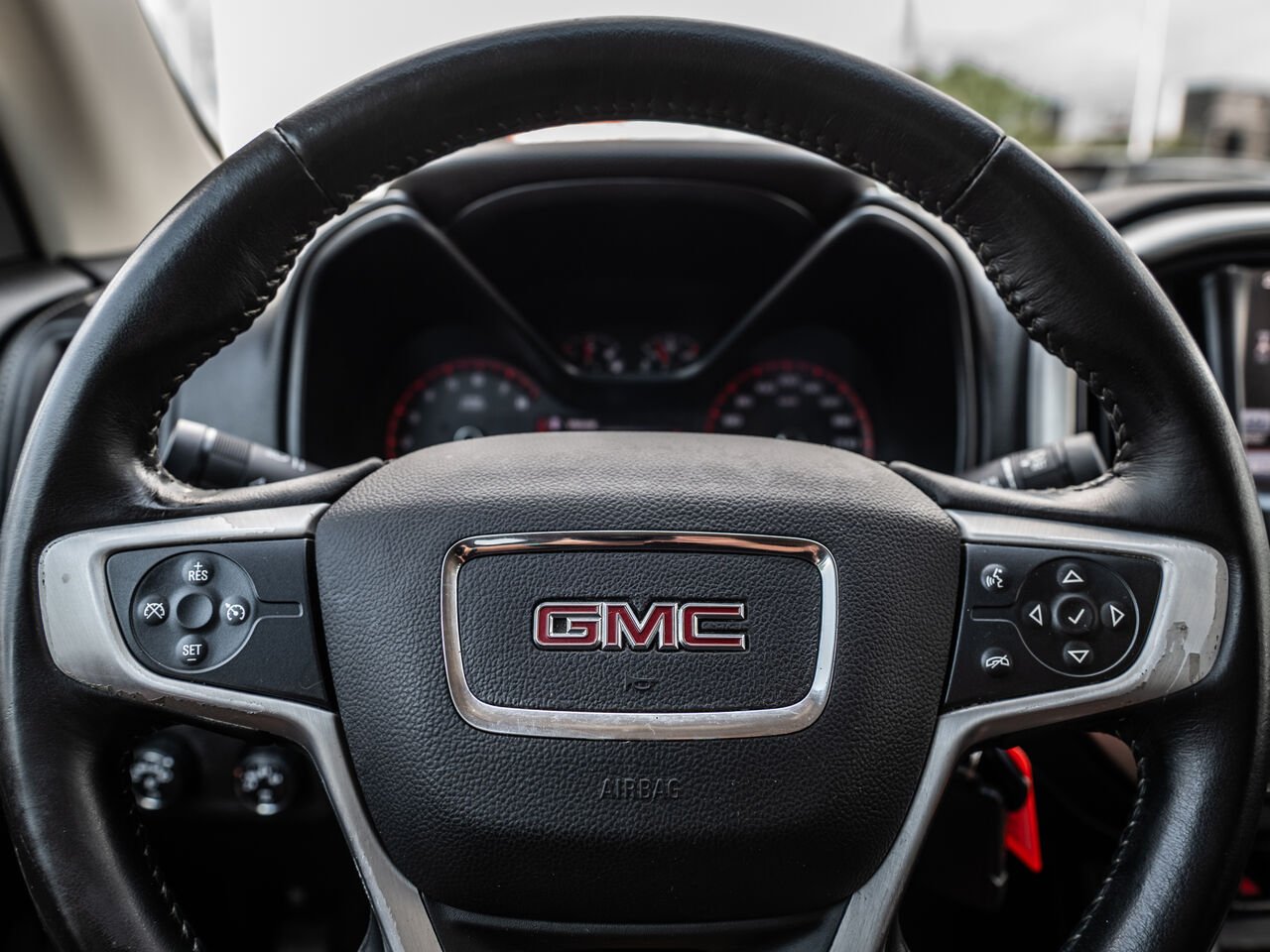 2016 GMC Canyon Red Sainte-Julienne - photo #13