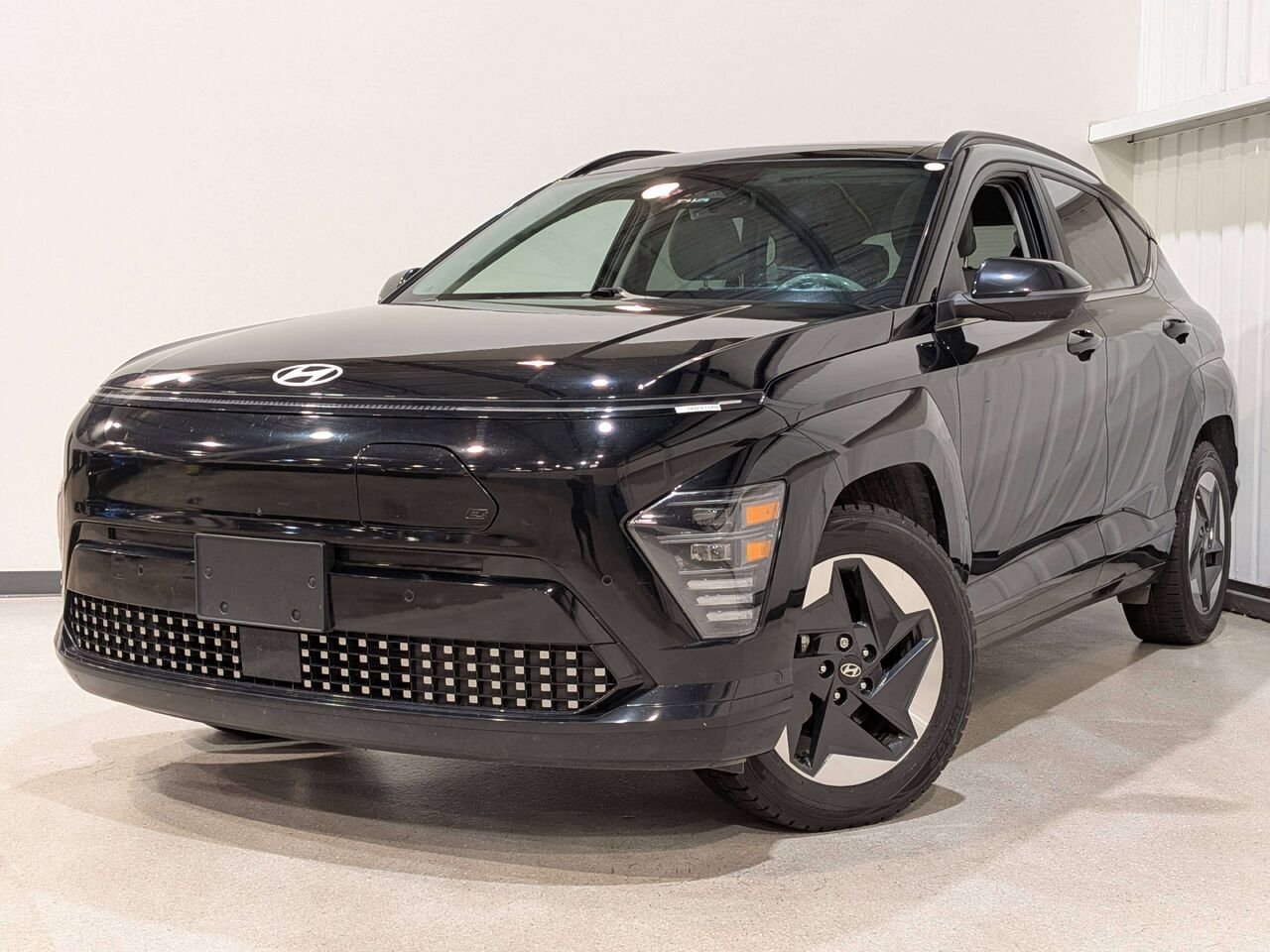 2024 Hyundai Kona Electric Ultimate FWD w/Sage-Green Interior Black Val-David - photo #0