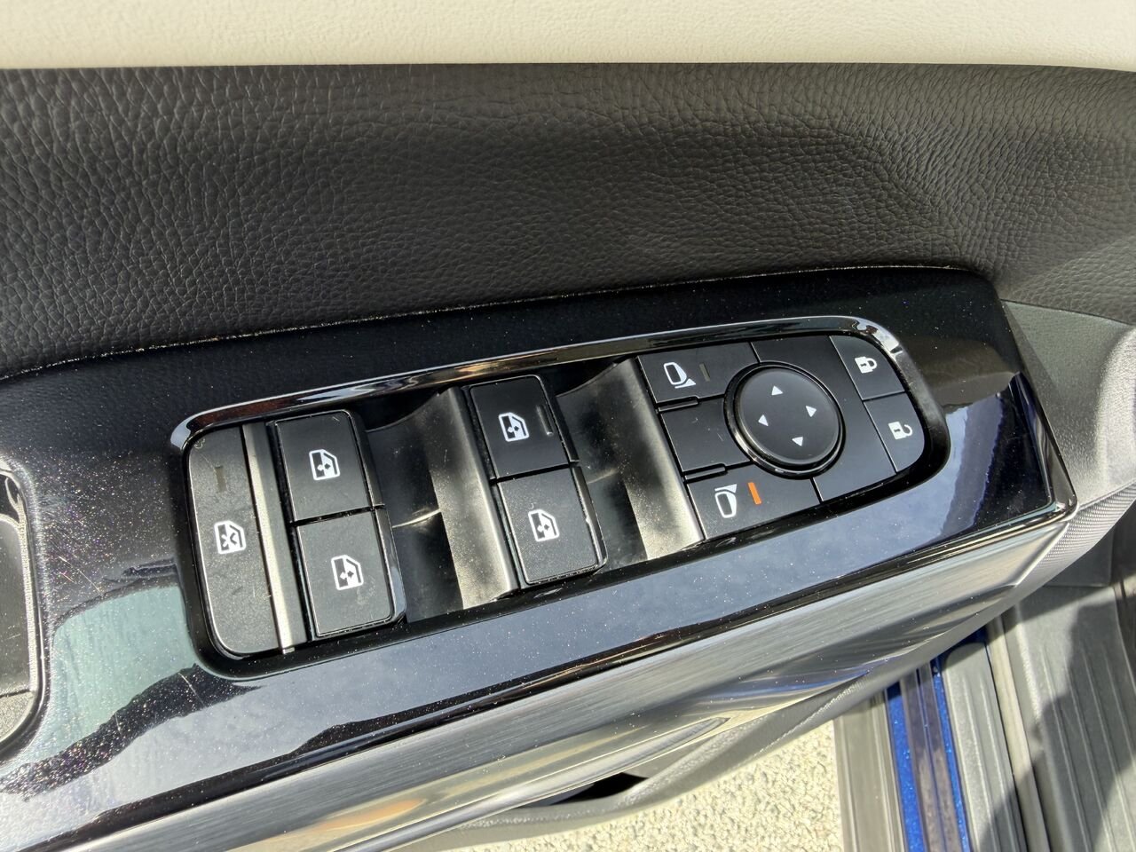 Nissan Pathfinder 2024 Bleu Thetford Mines - photo #18