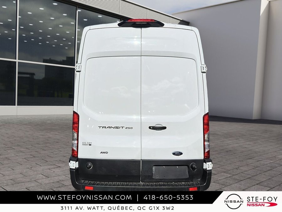 Ford Transit fourgon utilitaire AWD T-250 TI toit surélevé 148 po PNBV de 9 070 lb 2025