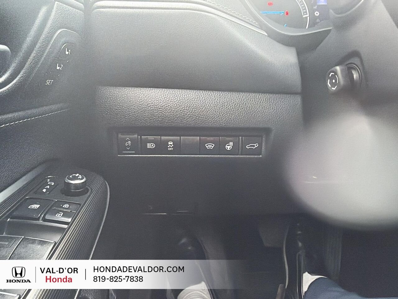 2024 Toyota Venza XLE AWD Blue Val-d'Or - photo #10