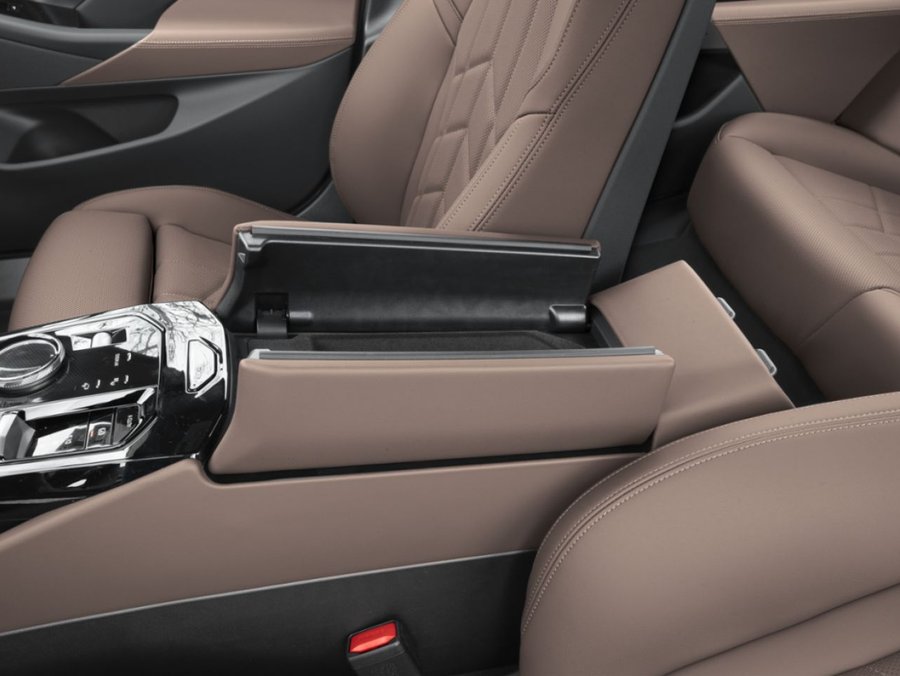 2027 BMW 5 Series 2027 Black Sapphire Metallic