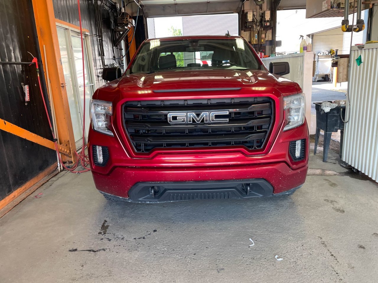 GMC Sierra 1500 ELEVATION X31 CREW 4X4 V8 *SIÈGES CHAUFF* WIFI USB 2021 Rouge Saint-Jérôme - photo #3