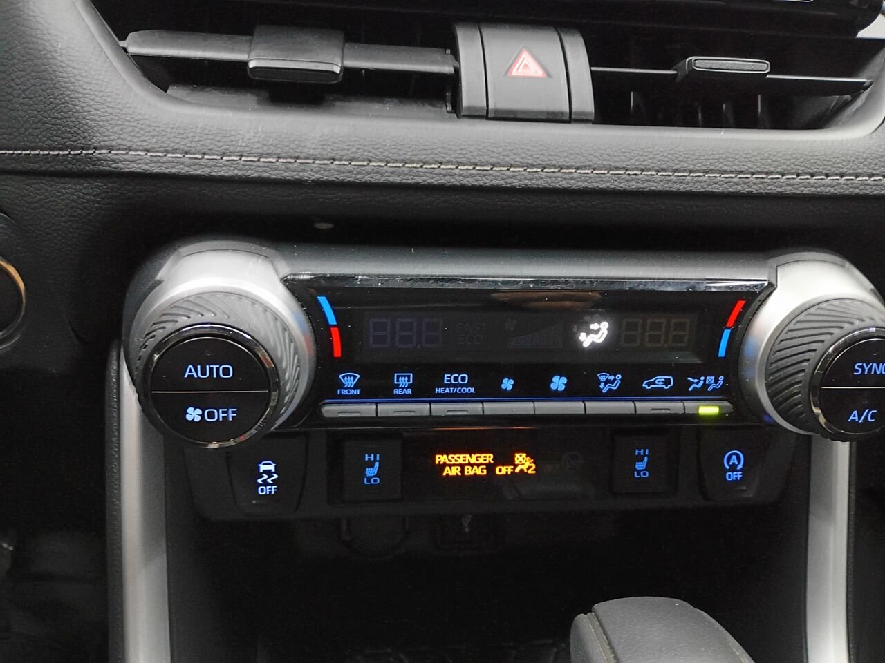 2022 Toyota RAV4 Red Blainville - photo #28