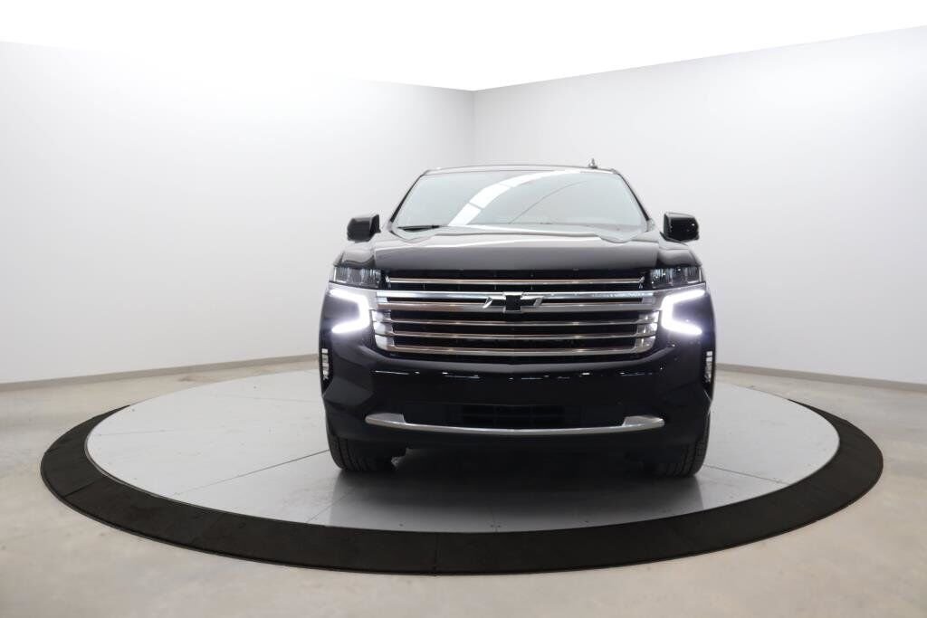 Chevrolet Suburban NIV 1GNSKGKT4PR480429 2023 Noir Chicoutimi - photo #1