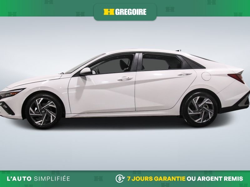 2025 Hyundai Elantra White Saint-Léonard - photo #4