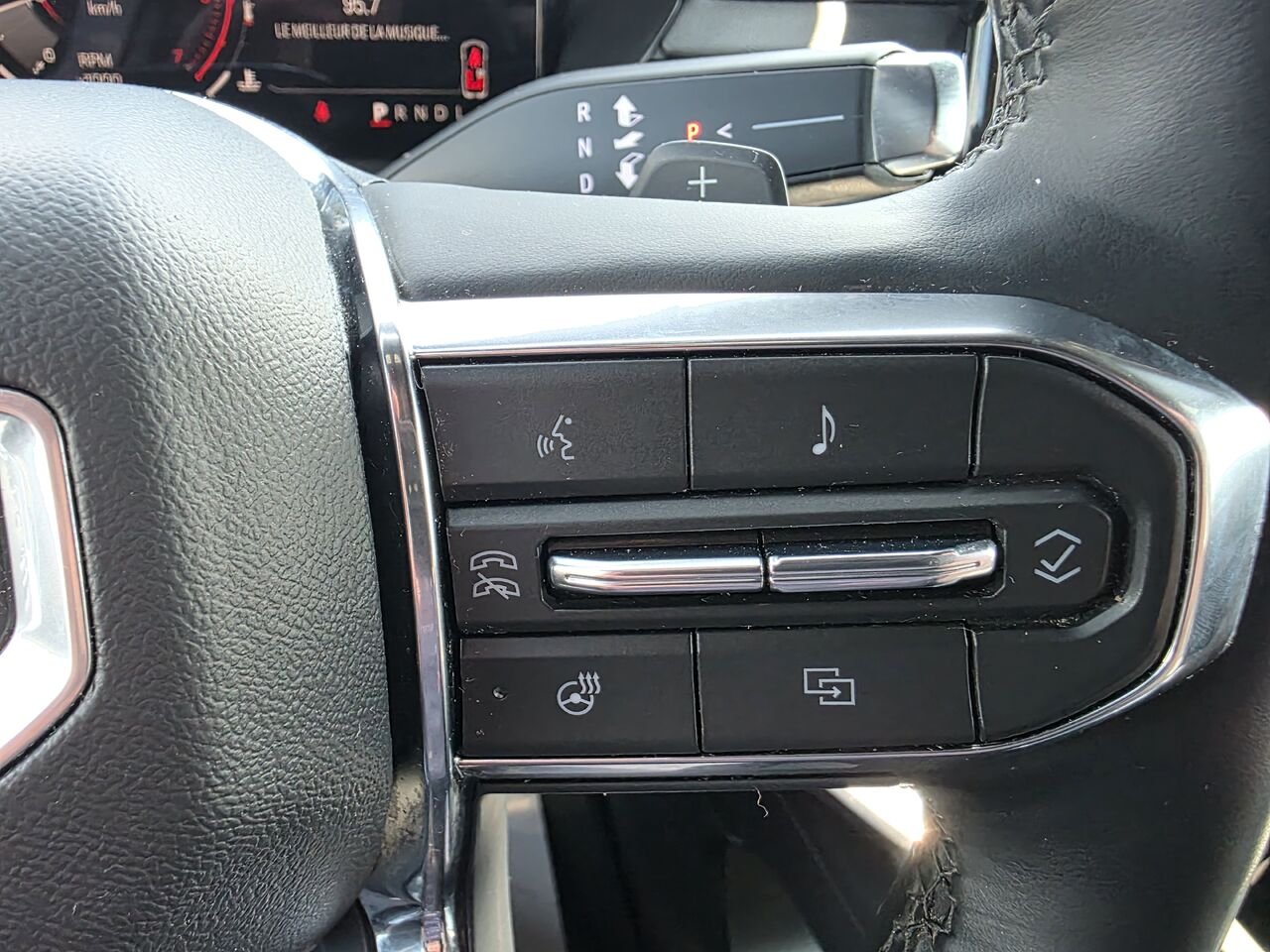 2024 GMC Acadia Elevation White Rouyn-Noranda - photo #13
