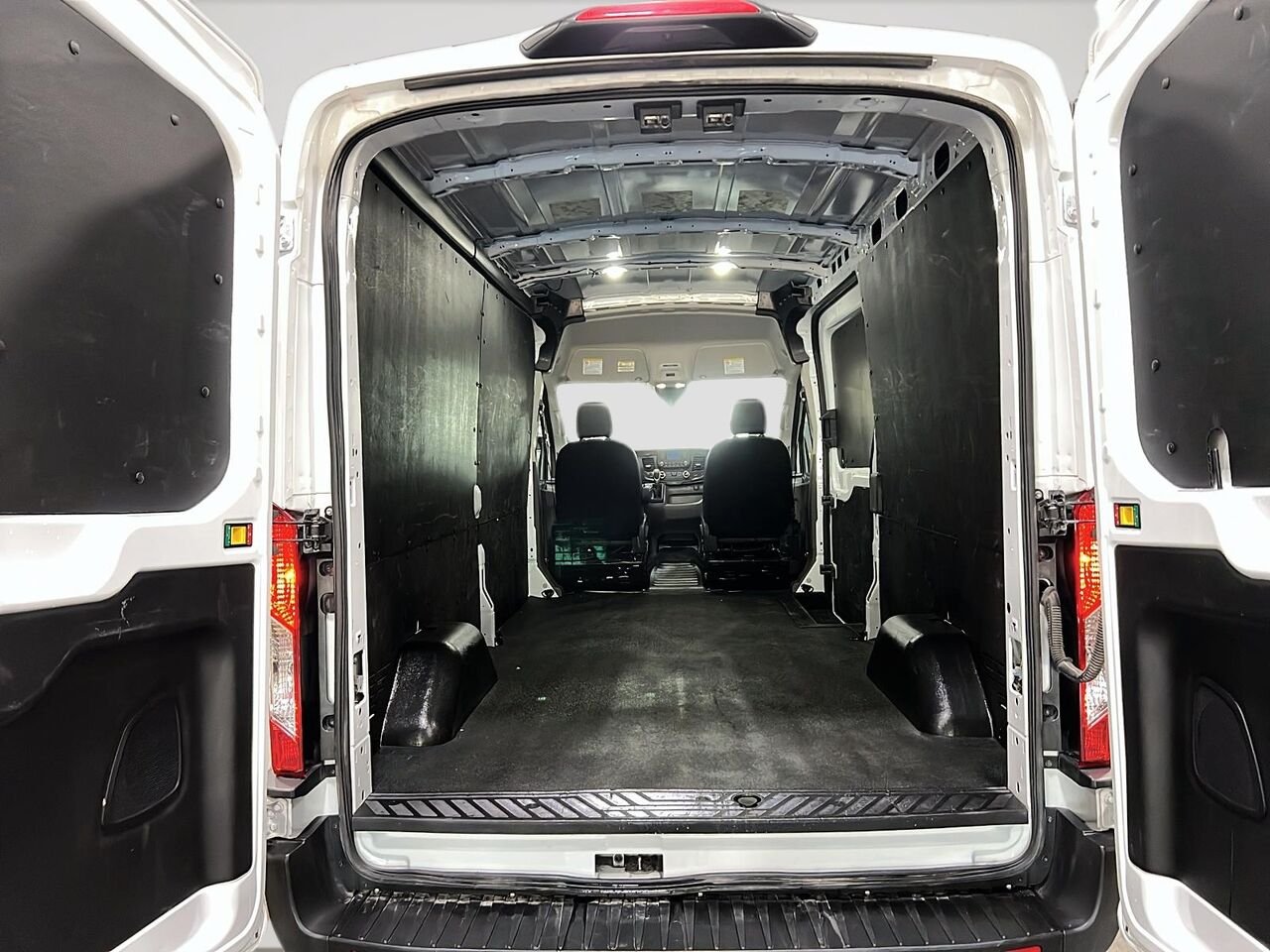 2025 Ford Transit fourgon utilitaire White Québec - photo #23