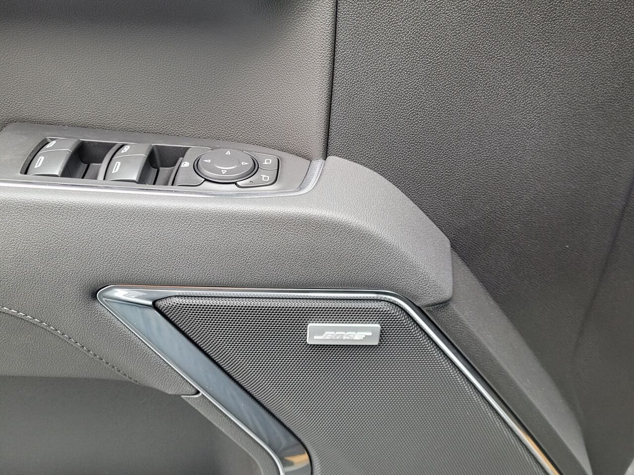 Chevrolet Silverado 1500 RST cabine multiplace 4RM 157 po 2026 BLANC SOMMET Thetford Mines - photo #10