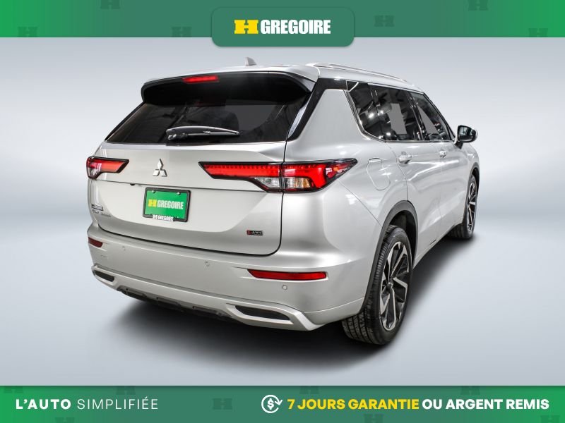 2023 Mitsubishi Outlander Silver Laval - photo #8
