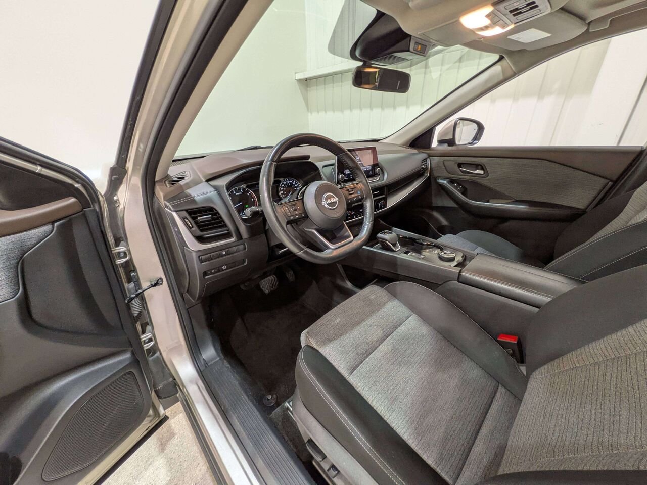 2023 Nissan Rogue AWD SV Moonroof Grey Val-David - photo #9