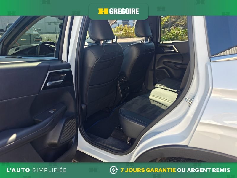 2024 Mitsubishi Outlander White Saint-Eustache - photo #20