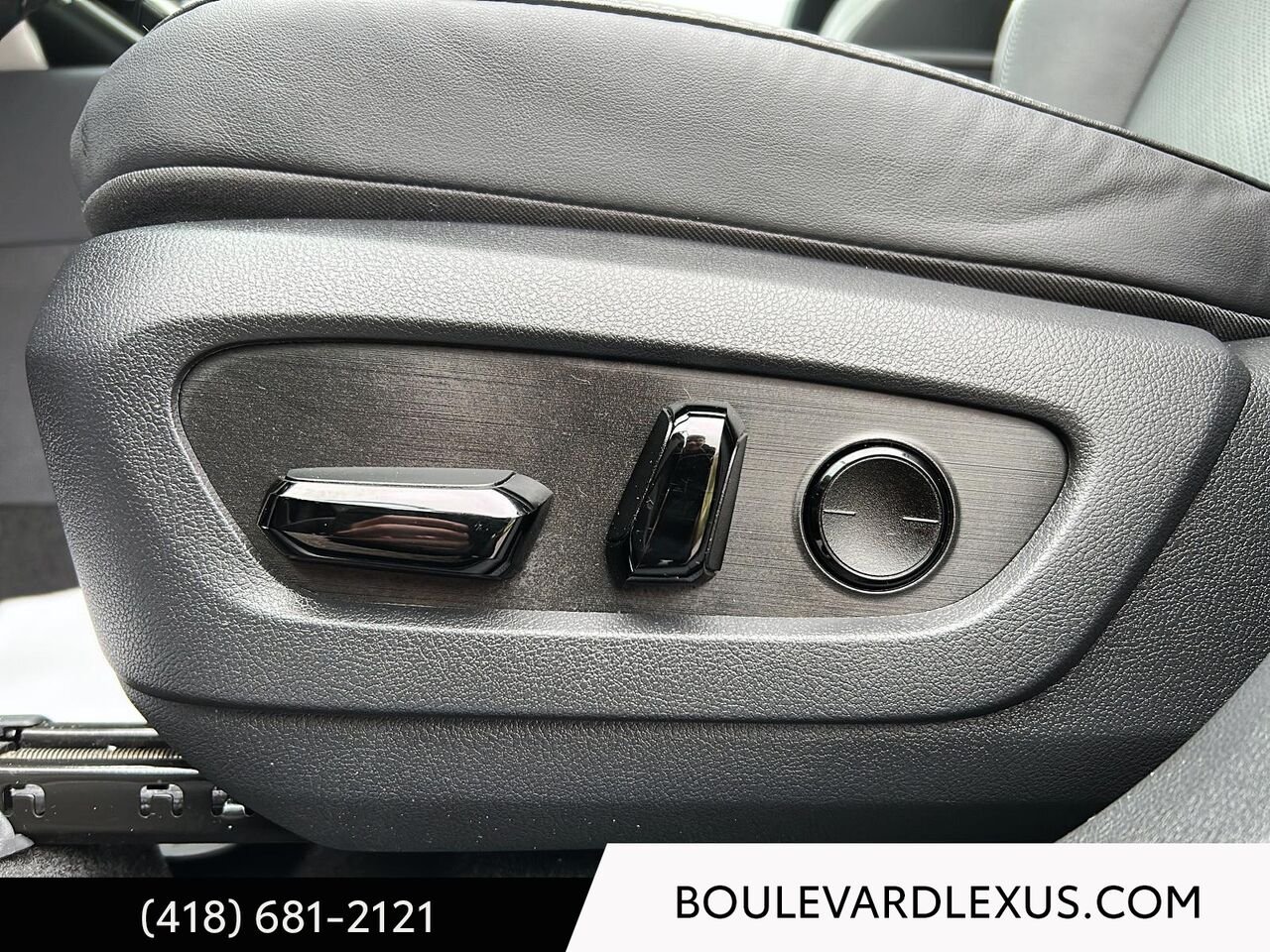 Lexus RX 20029A | RX 350h BA 2024 Bleu Québec - photo #9