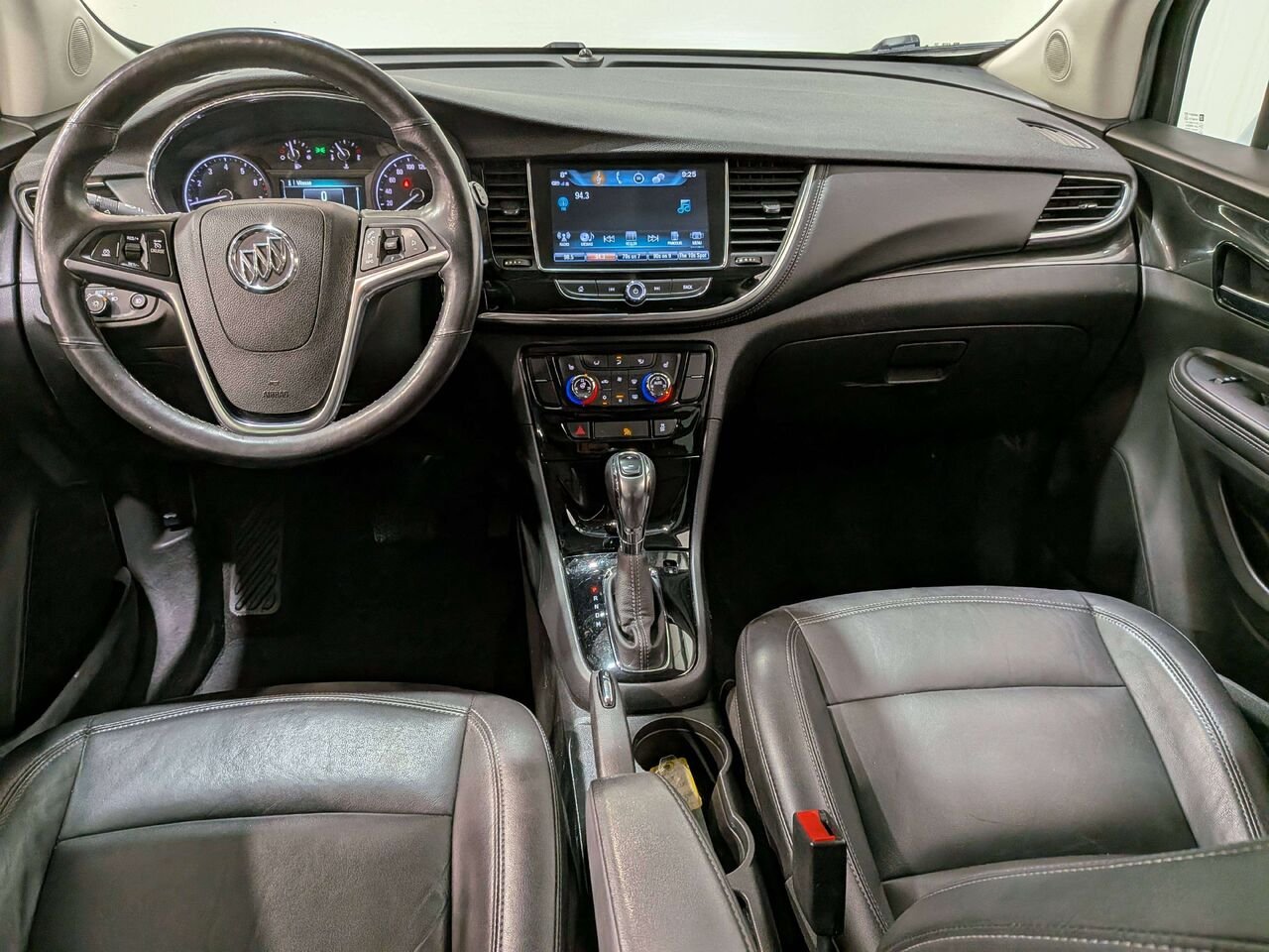 2018 Buick Encore FWD 4dr Essence White Val-David - photo #18