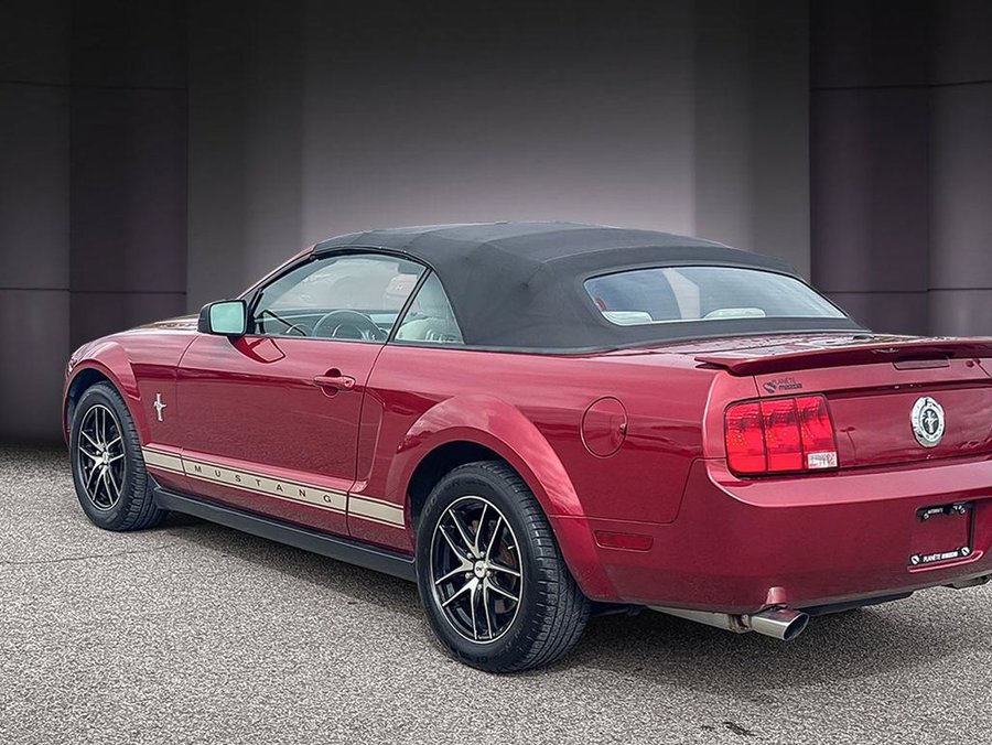 Ford Mustang V6 | décapotable | mags 2007 Rouge vif métallisé