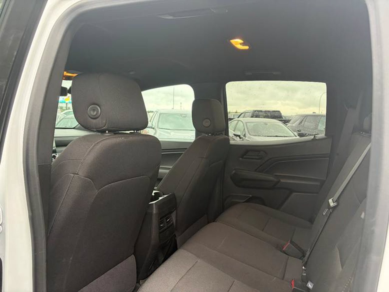 2024 Chevrolet Colorado 4WD Crew Cab Trail Boss White Sherwood Park - photo #5