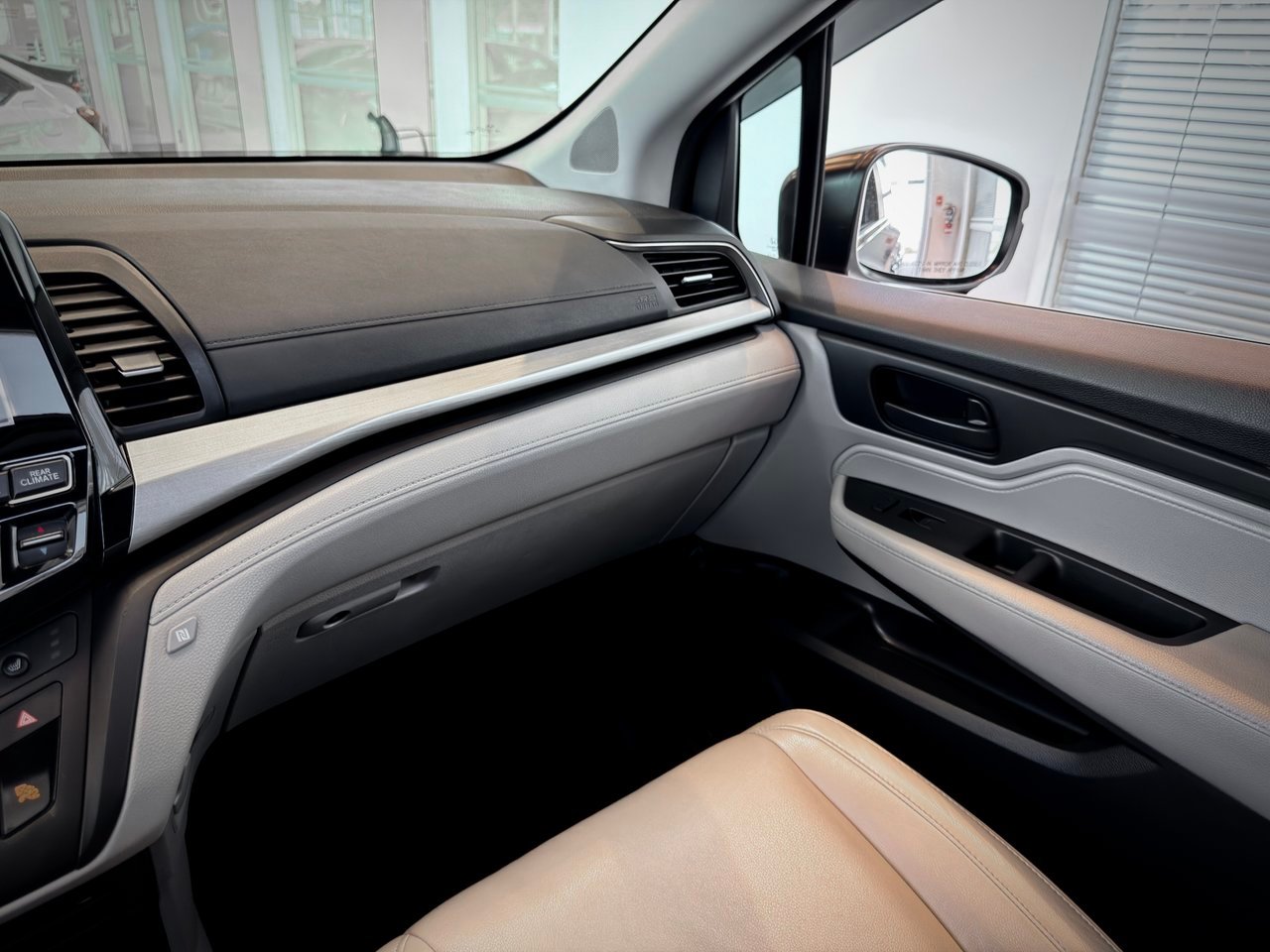 2018 Honda Odyssey Blue Notre-Dame-des-Prairies - photo #20