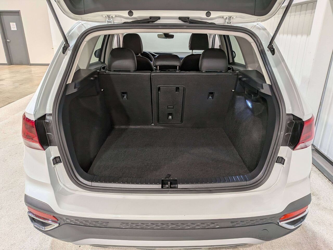 2024 Volkswagen Taos Comfortline 4MOTION White Val-David - photo #8