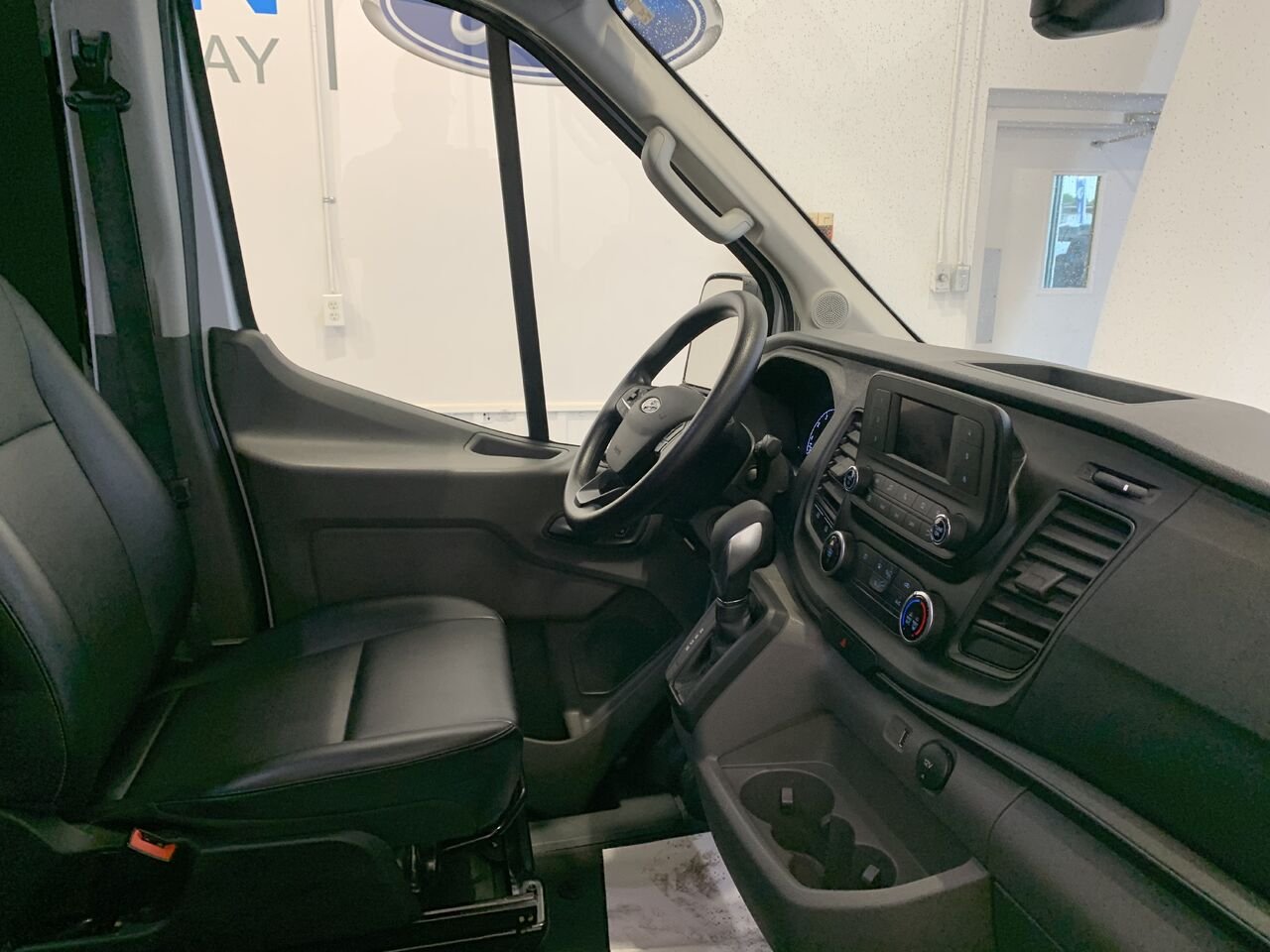 Ford Transit fourgon utilitaire HR 148WB AWD TRANSIT CARGO VAN, TOIT HAUT, 148WB, AWD 2025 Blanc Châteauguay - photo #18