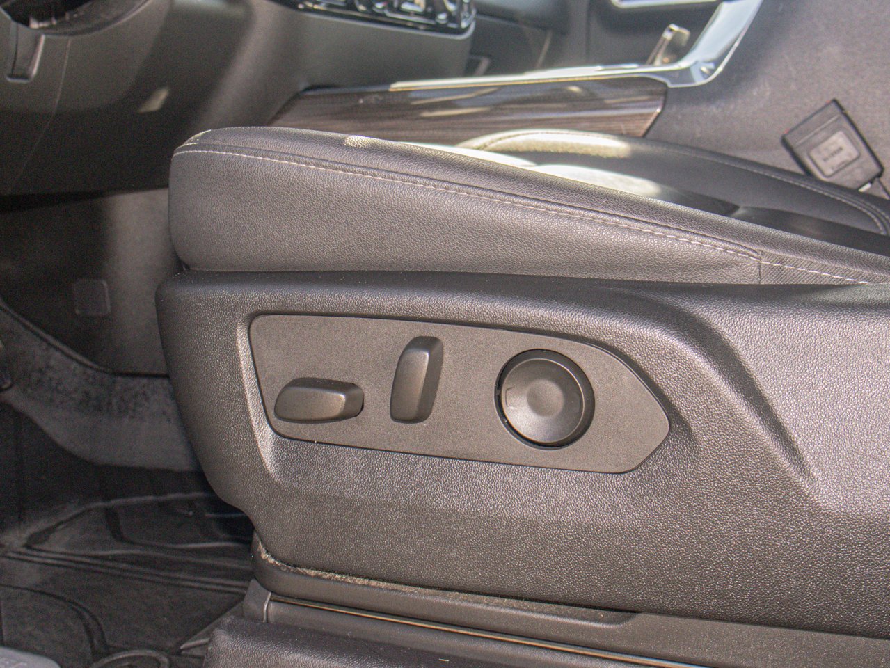 2024 Chevrolet Silverado 2500HD 4WD Crew Cab 159 LT Black Sherwood Park - photo #19